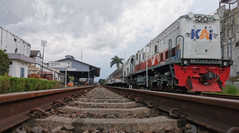 Kesaksian Detik-detik 4 Orang Tewas Ditabrak Kereta di Karawang