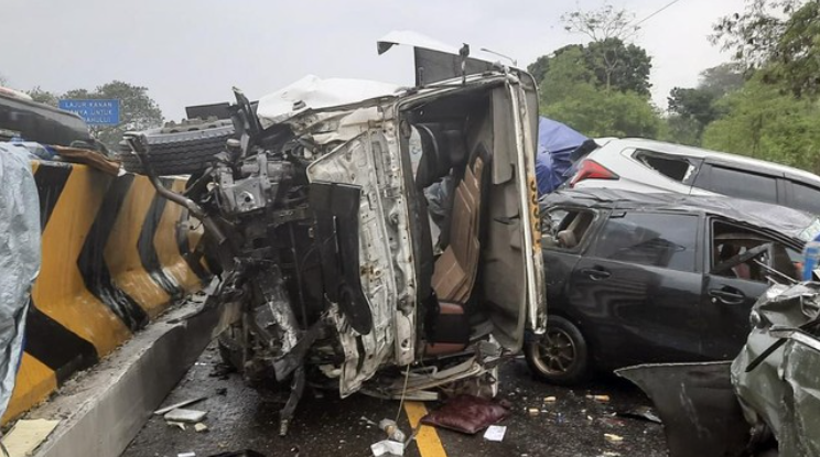 Polisi Periksa Sopir Truk Penyebab Kecelakaan Cipularang KM92